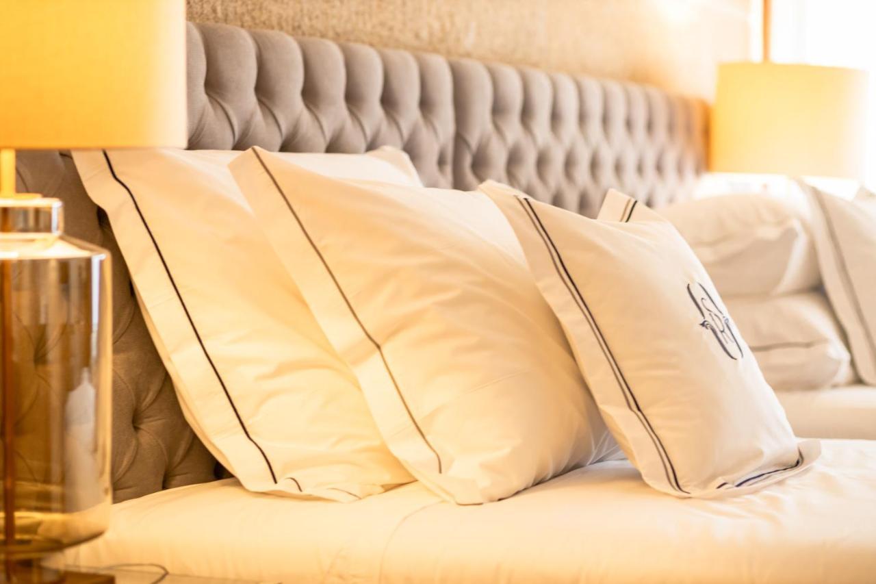 Solar Do Requeijo By Luna Hotels & Resorts Arcos de Valdevez Exteriér fotografie Pillows on a bed